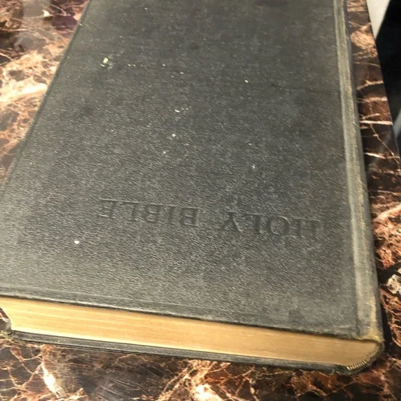 Holy Bible - Picture 7 of 16